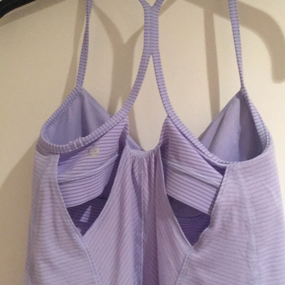 Lululemon tank top built in bra periwinkle colour - Picture 4 of 6